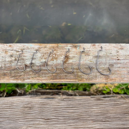 Reaction Tackle Offset EWG Worm Hooks (25-Pack) - Tanks Treasures